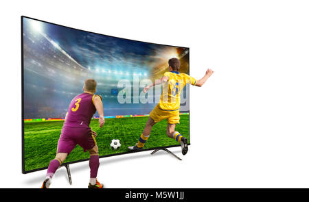 4k monitor isolato su bianco. Vista isometrica. monitorare la visione di smart tv traduzione del gioco di calcio. 3D illustrazione o il rendering 3D Foto Stock