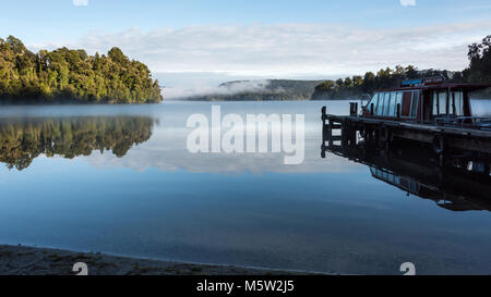 Lago Mapourika, Isola del Sud, Nuova Zelanda Foto Stock