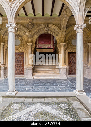 Il patio del Palacio de Jabalquinto. Baeza. Jaén. Andalucía. España Foto Stock