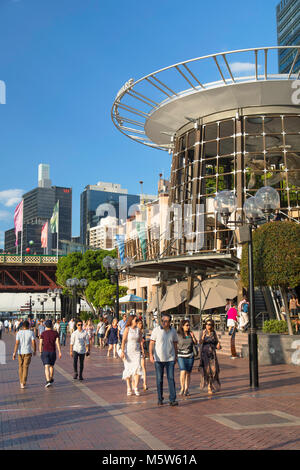 Ristoranti in Cockle Bay Wharf, il Porto di Darling, Sydney, Nuovo Galles del Sud, Australia Foto Stock