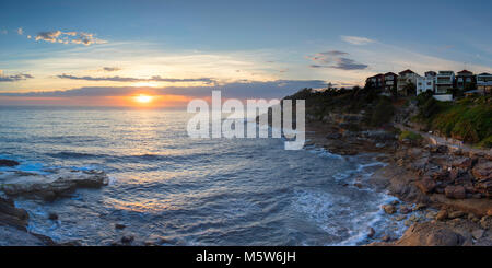 Bondi a Bronte a piedi all'alba, Sydney, Nuovo Galles del Sud, Australia Foto Stock