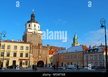 LUBLIN, Polonia - 18 gennaio 2018: Cracovia Gate (Brama Krakowska) a Lublino old town Foto Stock