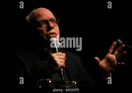 Berlino, Germania. 26 Febbraio, 2018. Michael Wolff in occasione della presentazione del suo libro su Donald Trump Presidenza il fuoco e la furia, Volksbuehne, Berlino. Credito: 360b/Alamy Live News Foto Stock