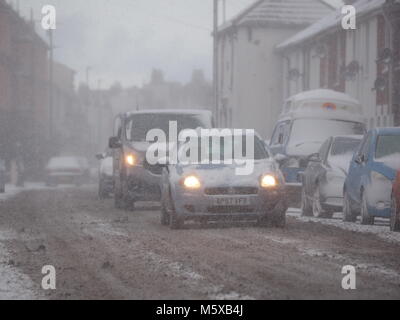 Sheerness, Kent, Regno Unito. Il 27 febbraio, 2018. Regno Unito: Meteo nevicata nel Sheerness nel nord Kent nella luce di avvertimento color ambra area. Credito: James Bell/Alamy Live News Foto Stock