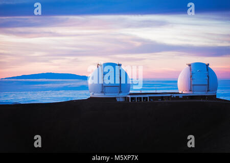 W. M. osservatorio Keck e Vulcano Haleakala a Maui dal vertice sul Mauna Kea, la Big Island delle Hawaii, STATI UNITI D'AMERICA Foto Stock