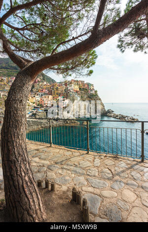 Manatola, 5 Terre, Liguria, Italia. Il bel villaggio a Manarola, Patrimonio Mondiale dell Unesco Foto Stock