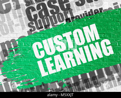 Apprendimento personalizzato su bianco Brickwall. Foto Stock