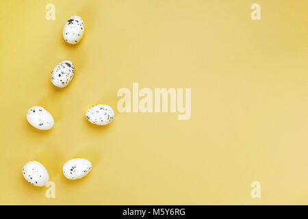 Lay piatto di uova di quaglia Foto Stock