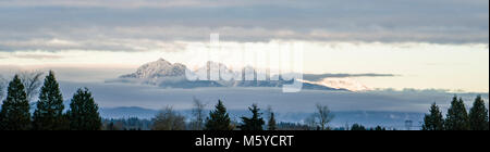 Vista di Golden Ears mountain Foto Stock