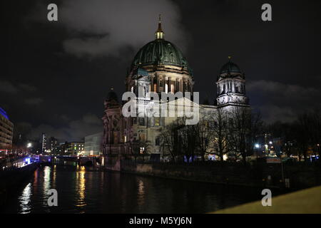 Dom nella notte a Berlino, Germania, Europa Foto Stock