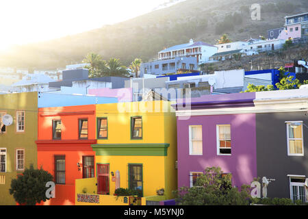 Le case colorate dei Bo-Kaap vibrante quartiere di Cape Town, precedentemente conosciuto come il Quartiere Malay, in Sud Africa Foto Stock