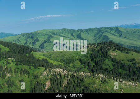 Veduta aerea del centro di Tian Shan Mountain Range, la frontiera del Kirghizistan e Cina e Kirghizistan Foto Stock