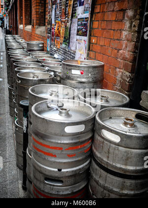 Moderno in fusti di rovere per la birra alla spina Foto Stock