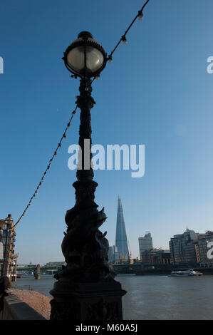 La Shard è visto formare St Pauls a piedi, Londra, Inghilterra Foto Stock