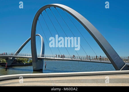 Ponte pedonale Elizabeth Quay la città di Perth Western Australia Foto Stock