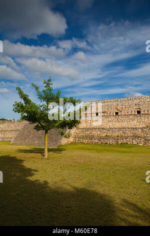 Le maestose rovine Kabah ,Messico. La Kabah ruderi furono un naufragio sito si trova nella regione di Navassa dei Caraibi. Foto Stock