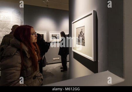 Italia Torino Palazzo Chiablese 27 Febbraio 2018 - inaugurazione della mostra con 250 immagini creato da Frank Horvat, insieme con una trentina di altre immagini prese dalla sua collezione privata. La mostra dal 28 febbraio al 20 maggio nel Chiablese Halls - illustra il cammino compiuto dal grande fotografo attraverso l evoluzione del linguaggio fotografico e delle sue tecniche. Foto Stock