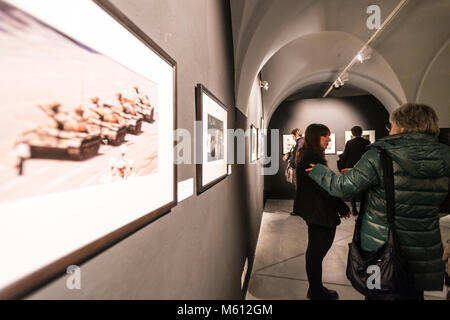 Italia Torino Palazzo Chiablese 27 Febbraio 2018 - inaugurazione della mostra con 250 immagini creato da Frank Horvat, insieme con una trentina di altre immagini prese dalla sua collezione privata. La mostra dal 28 febbraio al 20 maggio nel Chiablese Halls - illustra il cammino compiuto dal grande fotografo attraverso l evoluzione del linguaggio fotografico e delle sue tecniche. Foto Stock