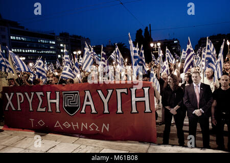 Golden Dawn - 29/05/2013 - Grecia / Atene - Manifestazione organizzata dall'estrema destra partito greco Golden Dawn per commemorare il 560th anniversario della caduta e della cattura di Costantinopoli da parte dei turchi. - Stefania Mizara / Le Pictorium Foto Stock