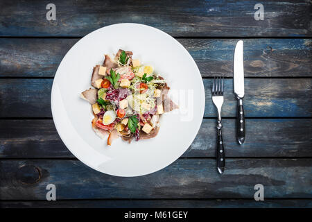 La misticanza, pomodori, Turchia affumicato, anatra affumicata, essiccate carni equine Foto Stock