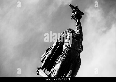 Batina, Croazia monumento in memoria del più grande e bloodest Guerra Mondiale 2 la battaglia sul suolo iugoslavo - Battaglia di Batina (1944). Vicino al fiume Danubio Foto Stock