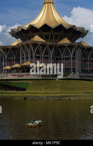 Bangunan Dewan Undangan Negeri Sarawak Baru, lo stato legislative building a Kuching, Sarawak, Malaysia Foto Stock