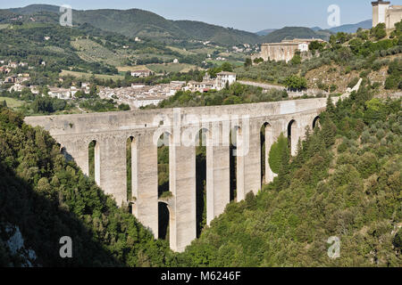 Vista del Ponte delle Torri, Spoleto, umbria, Italia Foto Stock