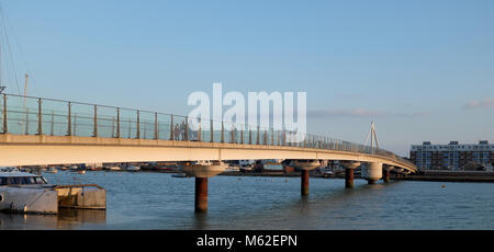 Traghetto Adur ponte, sul fiume Adur, Shoreham-da-Mare, West Sussex, in Inghilterra. Foto Stock