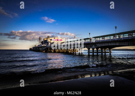 Bournemouth Pier al tramonto Foto Stock