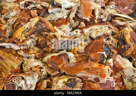 Su una pila di arrosto di maiale destinate alla vendita. Foto Stock