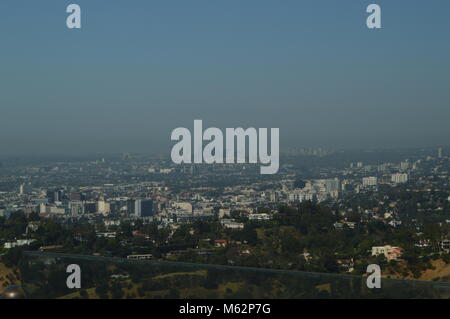 Viste di Los Angeles dall'Osservatorio Griffith nella zona sud della montagna di Hollywood. Luglio 7, 2017. Hollywood Los Angeles California. Stati Uniti d'America. E Foto Stock