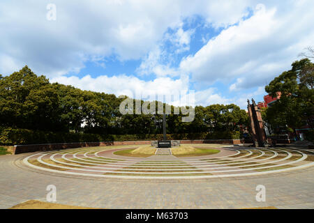 Il monumento della bomba atomica ipocentro (ground zero) a Nagasaki, in Giappone. Foto Stock