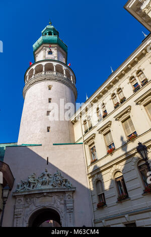 Edificio storico nel centro di Sopron, la Torre del Fuoco di Sopron in Ungheria Foto Stock