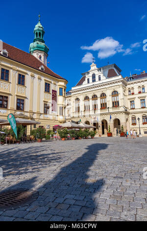 Edificio storico nel centro di Sopron, Torre del Fuoco e del Municipio di Sopron in Ungheria Foto Stock