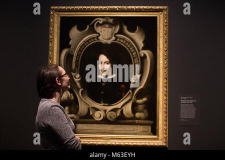 Un visitatore richiede uno sguardo più da vicino a Bartolomé Esteban Murillo "Ritratto del Conte Diego Ortiz de Zúñiga' (circa 1655).La marcatura del quattrocentesimo anniverseray della nascita di Bartolome Esteban Murillo (1617-1682) La Galleria Nazionale mostra, Murillo:gli autoritratti sono mostrate per la prima volta in oltre 300 anni. Credito: Jeff Gilbert/Alamy Live News Foto Stock