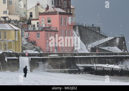 Cromer Beach, Norfolk, Regno Unito. Il 28 febbraio 2018. A Cromer Beach, Norfolk UK Credit: John Worrall/Alamy Live News Foto Stock