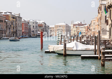 Venezia, Veneto, Italia, 28 Fenbruary 2018. Raro neve a Venezia causata dal clima Siberiano spazzamento anteriore Europa, Foto Stock