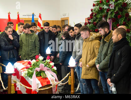 Gijon, Spagna. Il 28 febbraio 2018. Le esequie di ex calciatore Enrique Castro Quini in Gijon Spagna Mercoledì, 28 febbraio, 2018. Credito: Gtres Información más Comuniación on line, S.L./Alamy Live News Foto Stock