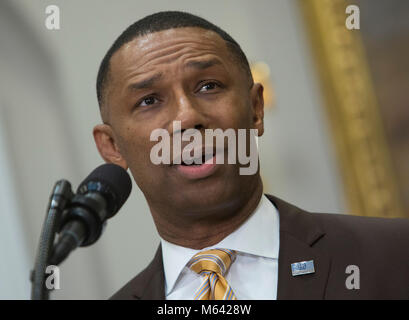 Johnny Taylor, Jr. parla dopo essere stato introdotto dal presidente Donald Trump come presidente del Presidente·s consiglio di consulenti su storicamente Black college e università, 27 febbraio 2018, presso la Casa Bianca di Washington, DC. Foto di Chris Kleponis/ CNP foto: Chris Kleponis/consolidato Notizie Foto/Chris Kleponis - CNP Foto Stock