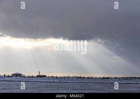 Inverno drammatico cielo di Majdanek campo di concentramento in Lublin, Polonia Foto Stock