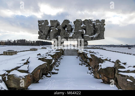 Monumento alla lotta e martirio (Polacco: Pomnik Walki ho Meczenstwa) Majdanek nel campo di concentramento di Lublin, Polonia Foto Stock