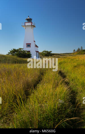 Nuova gamma di Londra luce posteriore o faro situato nel fiume francese, Prince Edward Island, Canada. Foto Stock