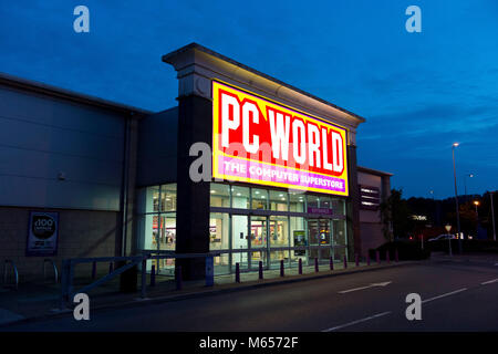 Una vista generale di un mondo pc store. Foto Stock