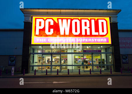 Una vista generale di un mondo pc store. Foto Stock