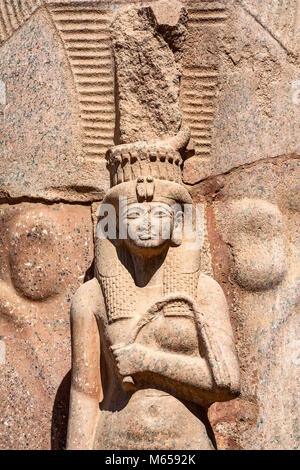 Statua di Ramses II con la moglie Nefertari a Luxor Foto Stock