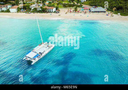 Mystic Crociere catamarano turistico, Turner il ristorante, Turner Beach, Picarts Bay, Antigua Foto Stock