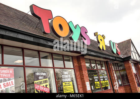 Toys R Us a Shrewsbury, uno di molti dei loro negozi in amministrazione. Foto Stock