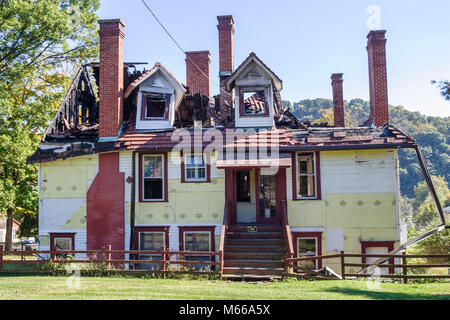 West Virginia, Appalachia Greenbrier County, Ronceverté, casa danneggiata dal fuoco, case, edificio, bruciato, condannato, WV0410060018 Foto Stock