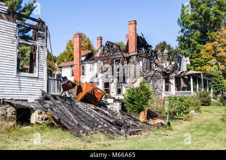 West Virginia, Appalachia Greenbrier County, Ronceverté, casa danneggiata dal fuoco, case, edificio, bruciato, condannato, WV0410060020 Foto Stock