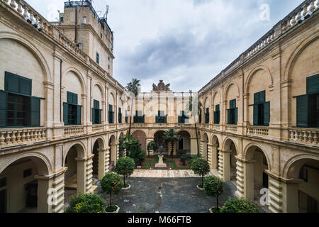 L'armeria, Grand Master's Palace, La Valletta, Malta, Europa Foto Stock